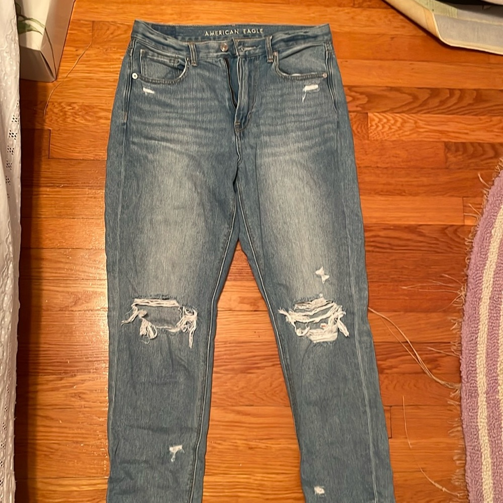 American eagle ripped mom jeans